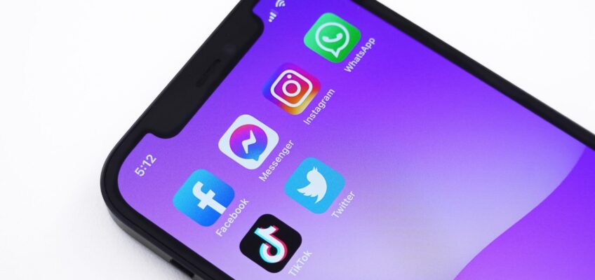 Memanfaatkan Sosial Media